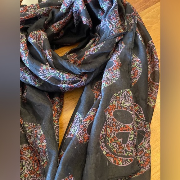 Lot of scarfs - Picture 7 of 9